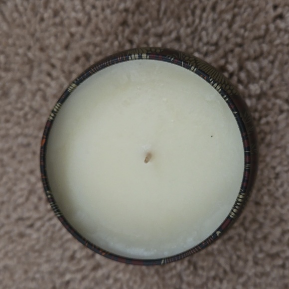Voluspa tin candle - Picture 2 of 4